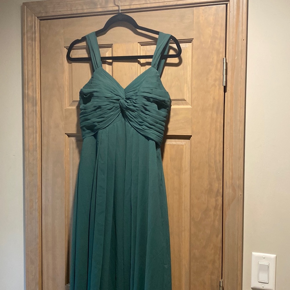 Azazie Kaitlynn size 6 green slightly altered in bust and seam